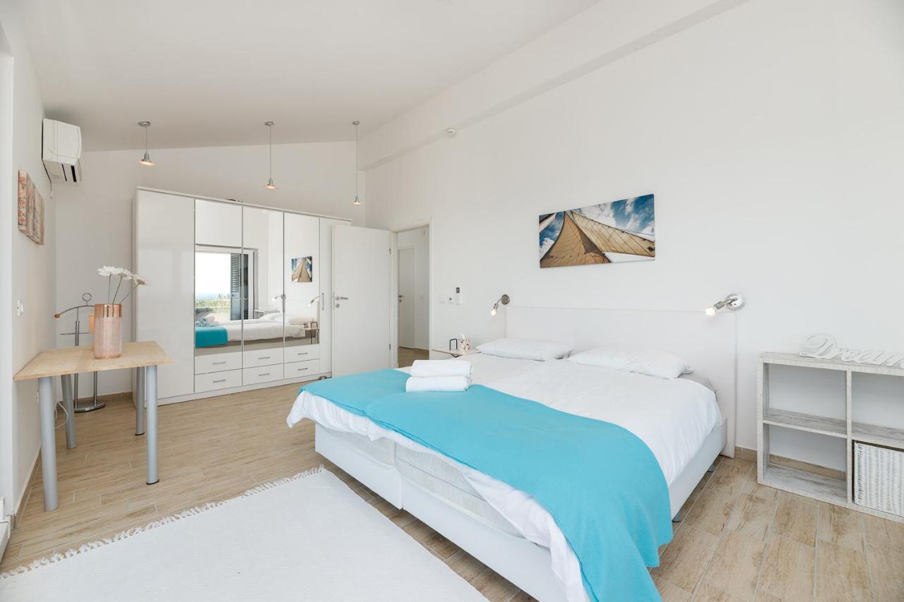 Malo Ferienvilla Privlaka, Pool, Boje, Wi-Fi, Wallbox Privlaka  Dış mekan fotoğraf